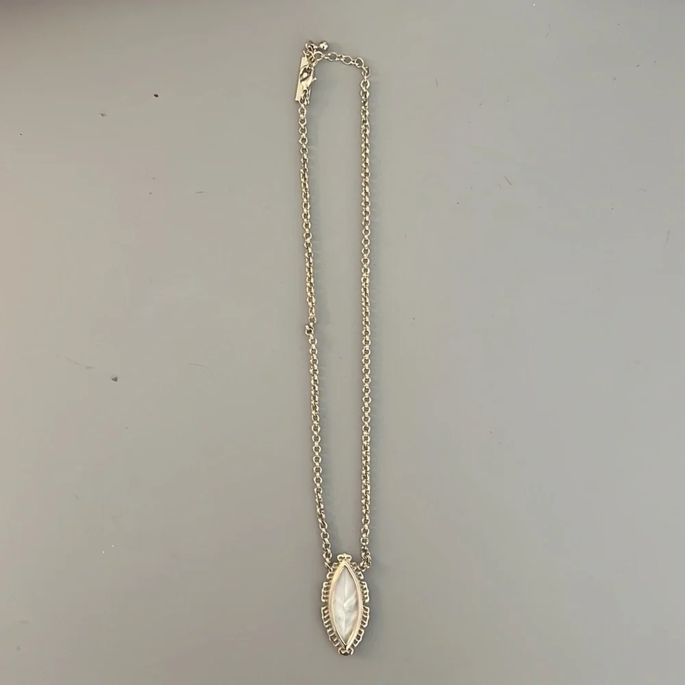 Rare Kendra Scott necklace - Picture 2 of 2